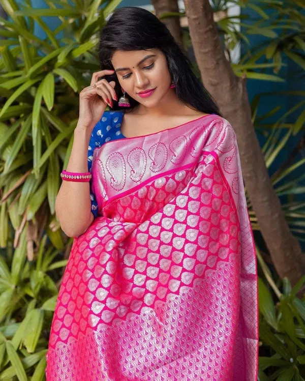 Pink_Embellished_Banarasi_Jacquard_Saree_(Pink)